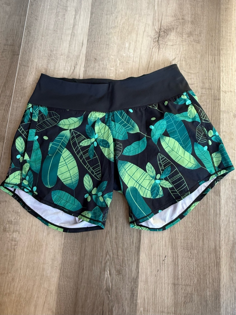 Oiselle Roga Shorts Running Workout Sz 4 Small